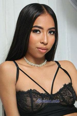 223833 - Julieth Age: 23 - Colombia